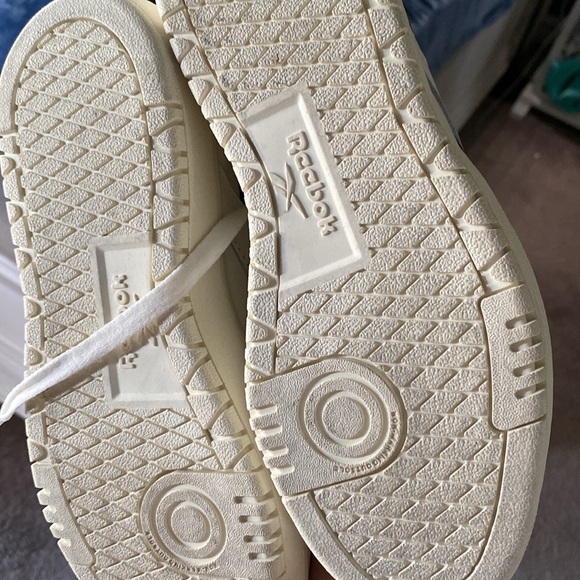 Reeboks - Picture 3 of 4